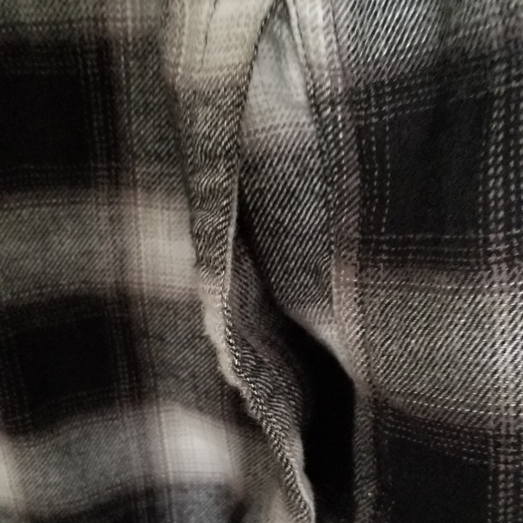 American Eagle Plaid " Shacket"  Sz- large.        Like New - Picture 4 of 6